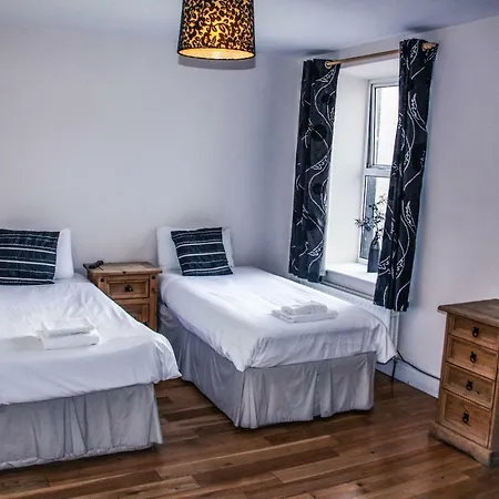 Bed & Breakfast Railway *