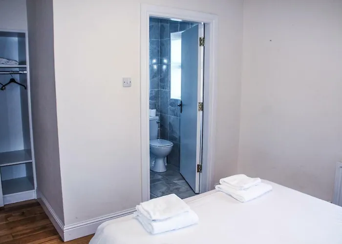 Bed & Breakfast Railway