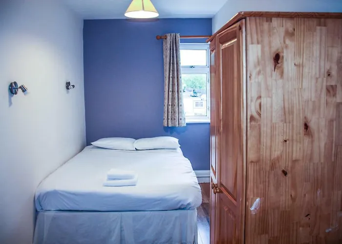 Bed & Breakfast Railway *