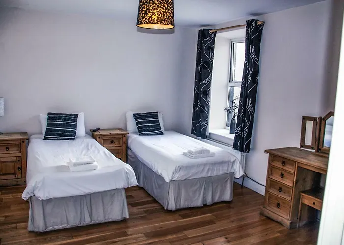 Bed & Breakfast Railway *